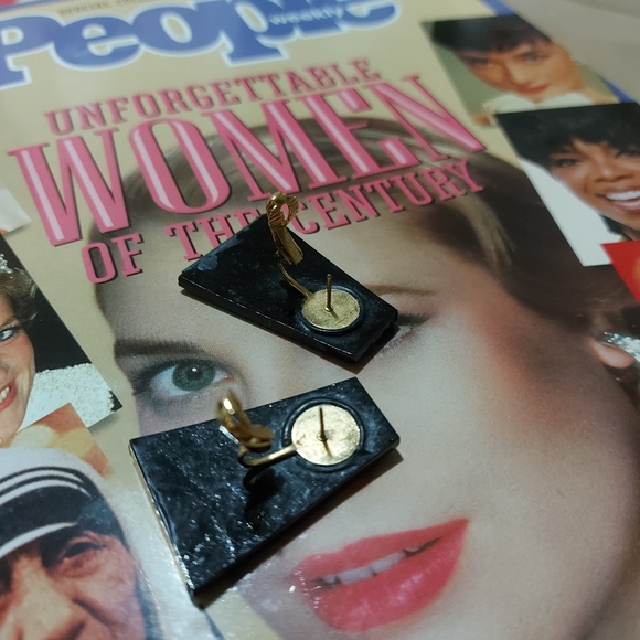 2/$35 Earrings - Picture 4 of 5